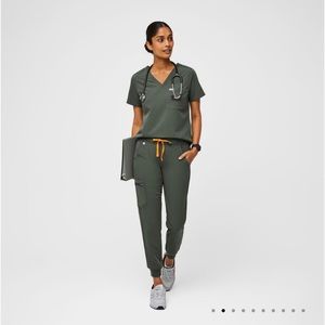 Figs Scrubs set - Moss - Catarina XS top & Zamora Joggers S Tall